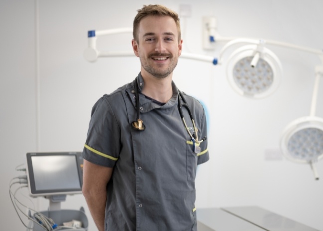 Head Vet Sam – As Seen on ‘Dogs Behaving (Very) Badly’